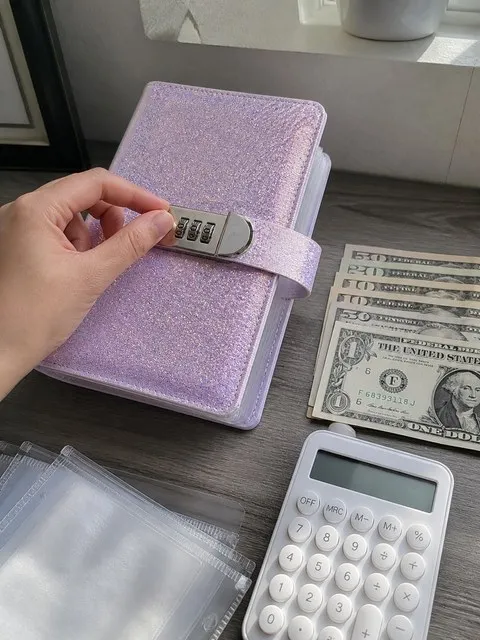 Closing the combination lock after organizing cash