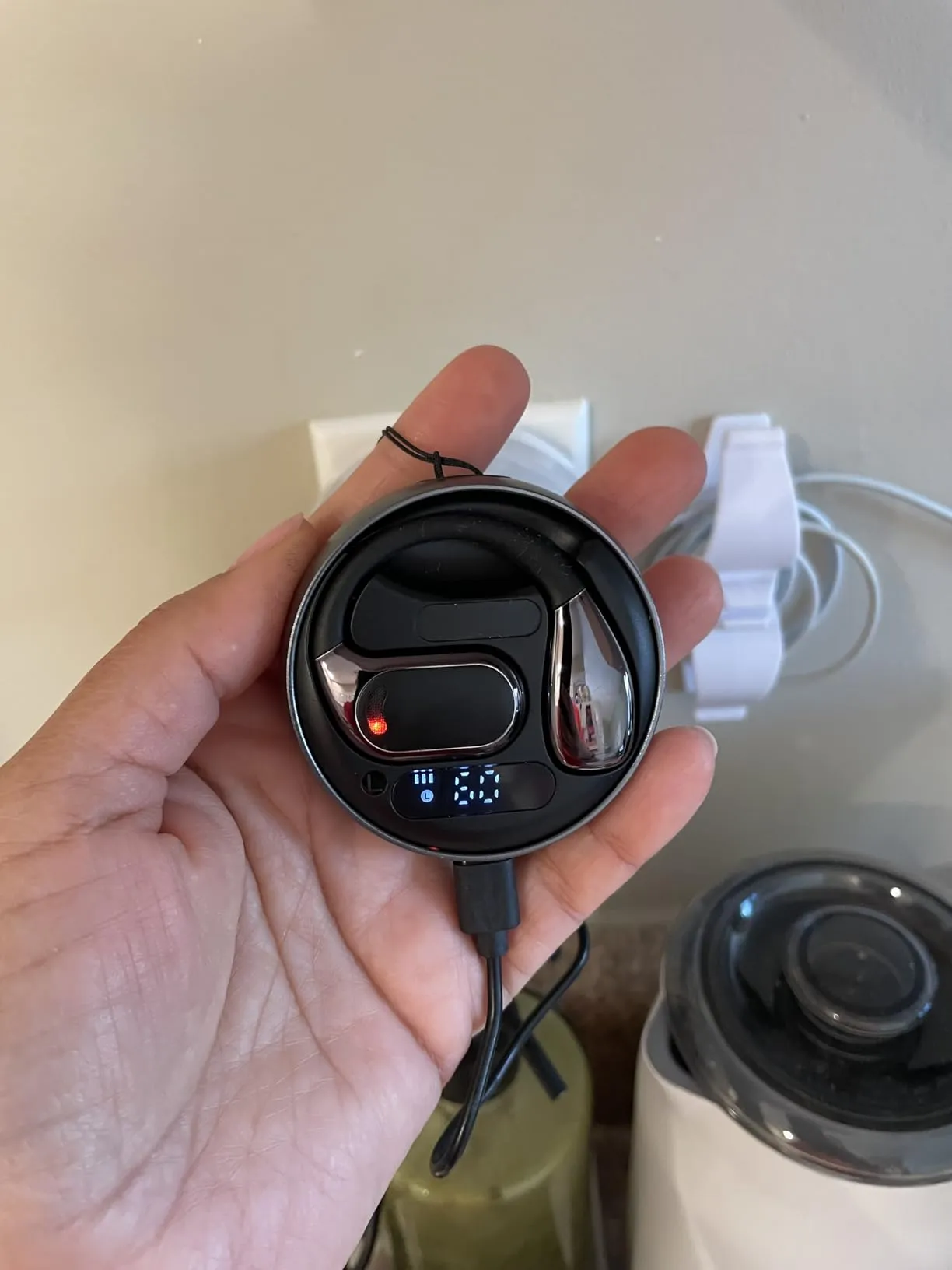 Comfortable alternative to in-ear buds, but slightly loose fit