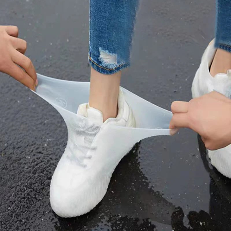 Easy to put on waterproof shoe cover