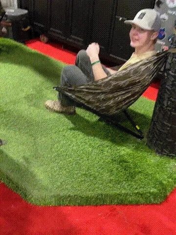 Product demonstration of tree-seat setup and use