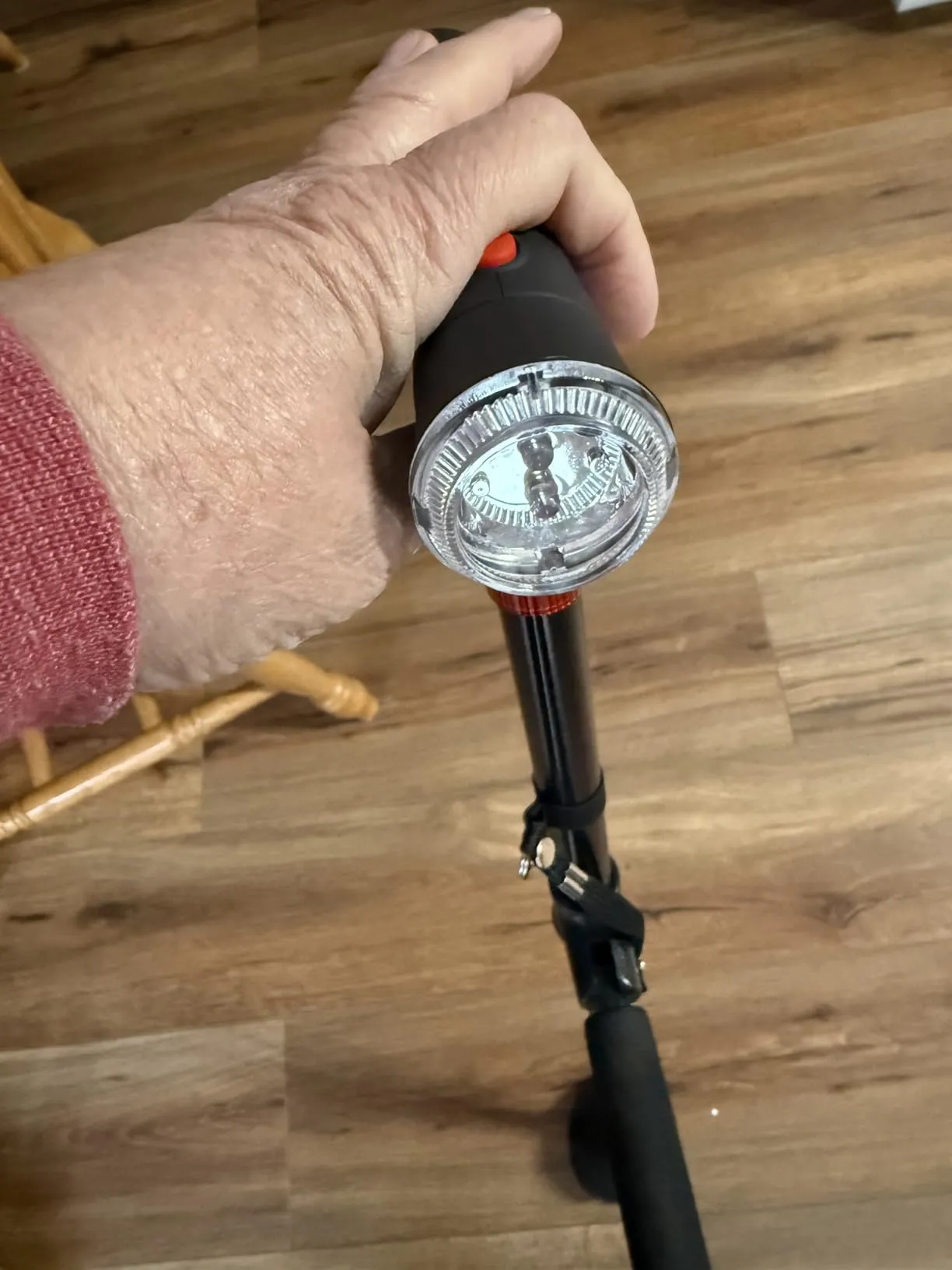 Has all the features you could ever want in a cane