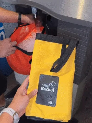 Collapsible outdoor bucket unfolding and being used for water and cold drinks