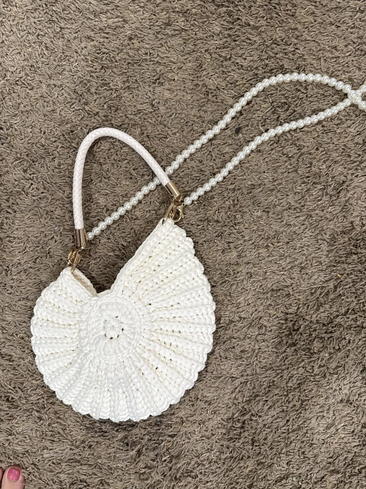 Stylish Seashell Statement Piece