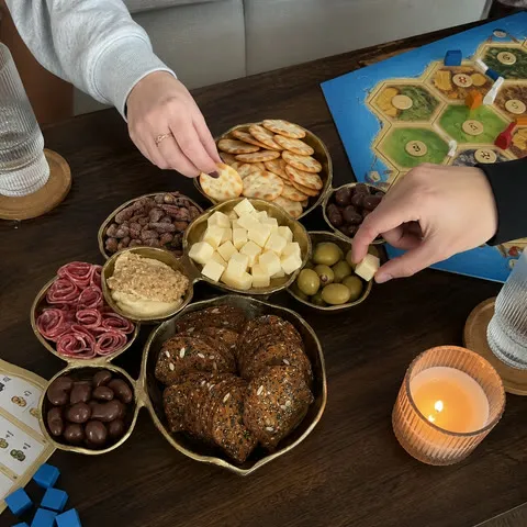 Connected serving centerpiece used during game night
