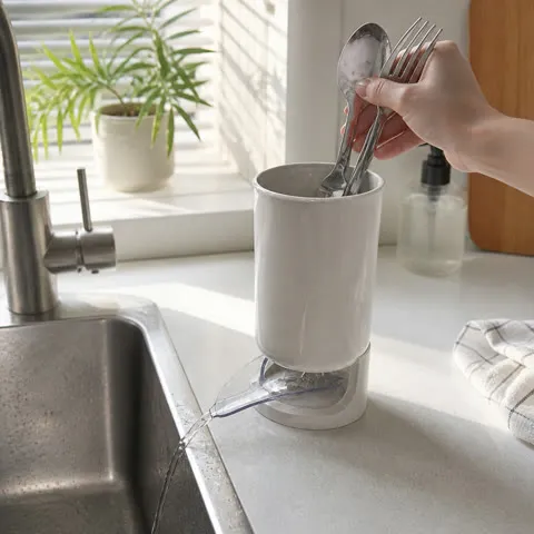Fresh utensils placed into the Set 1 holder